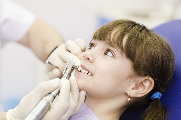 Các vấn đề răng miệng của con trẻ bạn cần nên  lưu ý Mọc răng đối với nhũ nhi